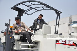 2012年徐工集团养护产品技术交流暨产品展示会隆重召开